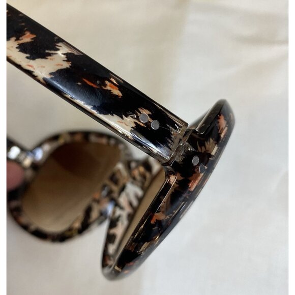 Vintage Oversized Fashion Sunglasses in Faux Tortoiseshell - Picture 10 of 15